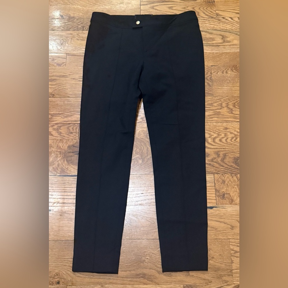 Sonia Bogner. Black Twill Cropped Pants. Size 8.